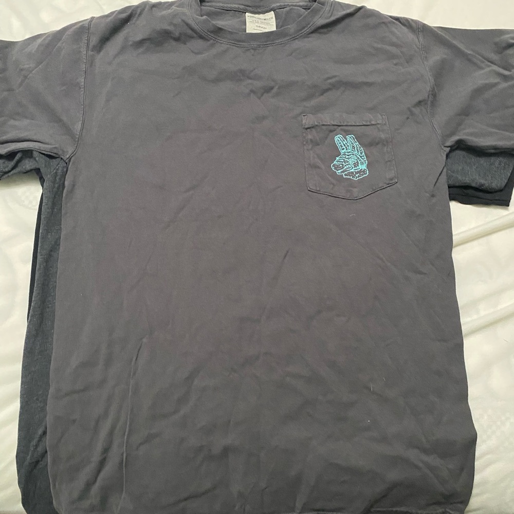 Salud Bottle Shop & Cerveceria t-shirt.